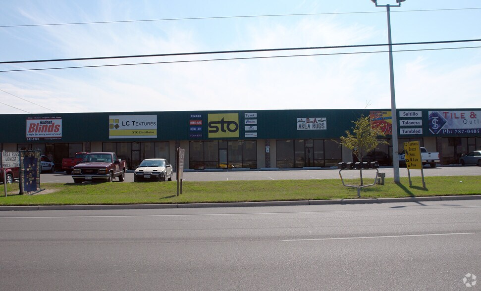 1101 W Ferguson Ave, Pharr, TX à louer - Photo de l’immeuble – Image 2 sur 22
