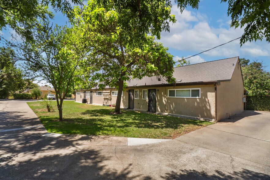 2652 21st Ave, Sacramento, CA à vendre - Photo de l’immeuble – Image 3 sur 45