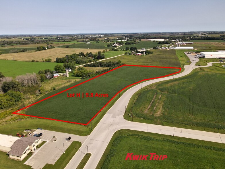 S Business Park Dr, Oostburg, WI à vendre - Photo de l’immeuble – Image 2 sur 7