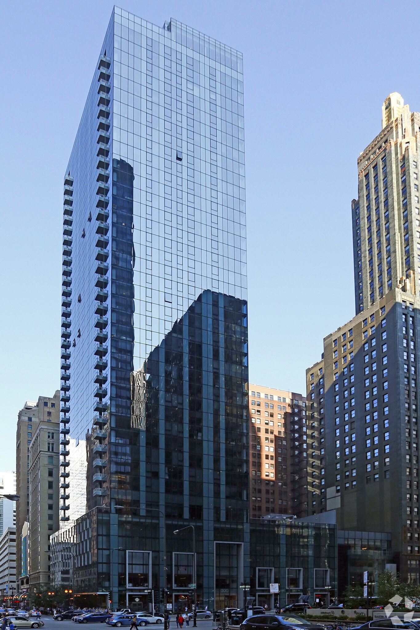 200 N Michigan Ave, Chicago, IL à louer Photo de l’immeuble– Image 1 sur 34