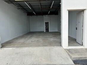 10841-10861 Vandale St, San Antonio, TX à louer Photo intérieure– Image 2 sur 9