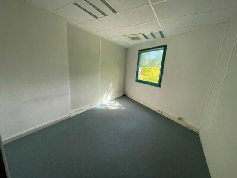 Bureau dans Charbonnières-les-Bains à louer - Photo de l’immeuble – Image 3 sur 8