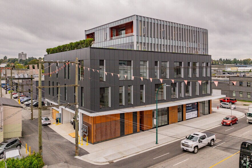 1313 E Pender St, Vancouver, BC à louer - Photo de l’immeuble – Image 2 sur 5