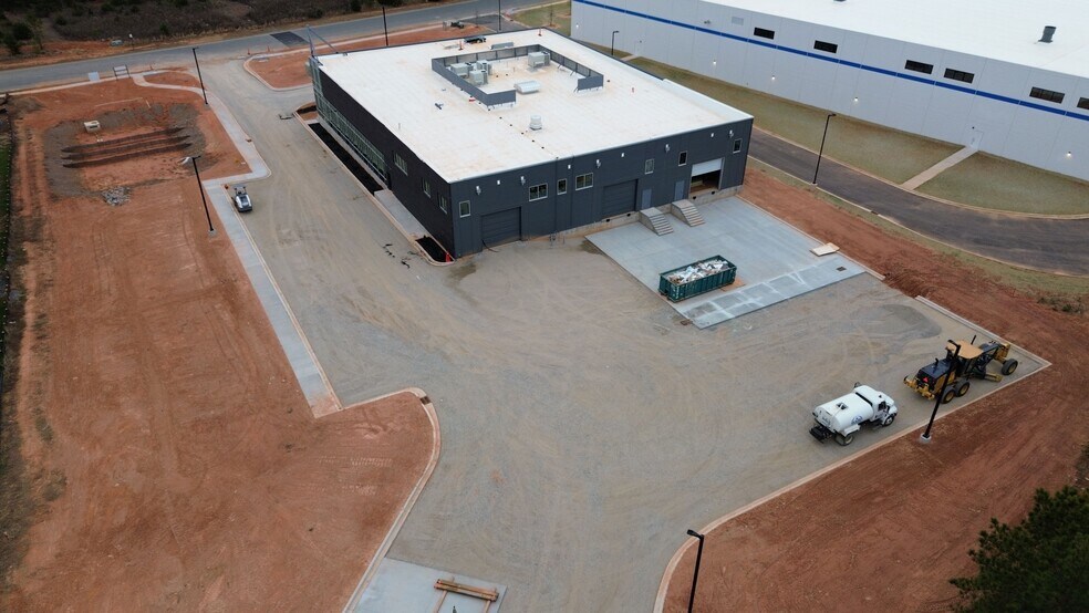 10701 Clear Creek Commerce Dr, Charlotte, NC à louer - Photo de l’immeuble – Image 3 sur 6