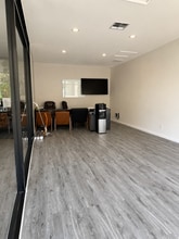 3709-3711 W 3rd St, Los Angeles, CA à louer Photo intérieure– Image 1 sur 3