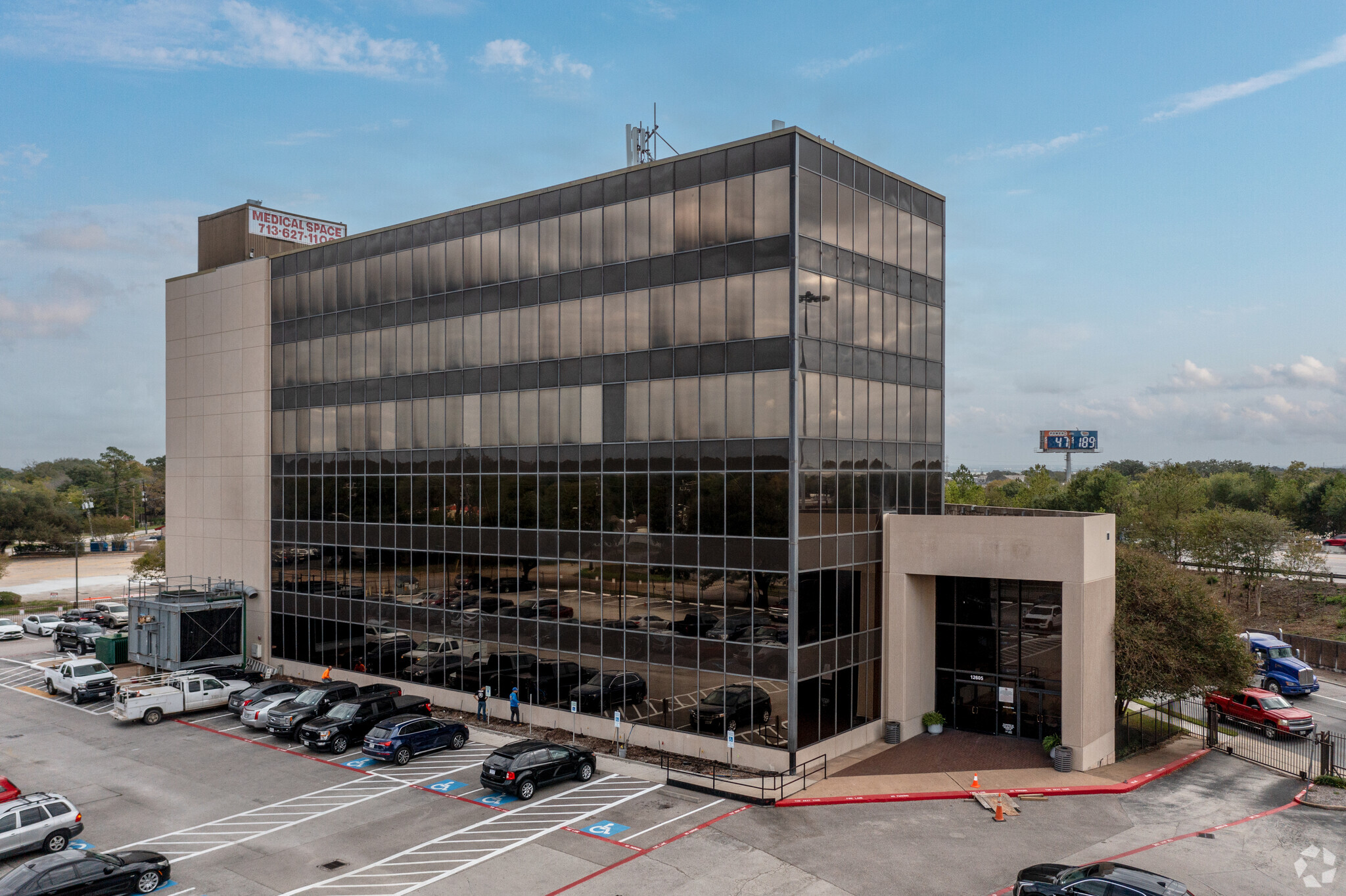 12605 East Fwy, Houston, TX à louer Photo de l’immeuble– Image 1 sur 19