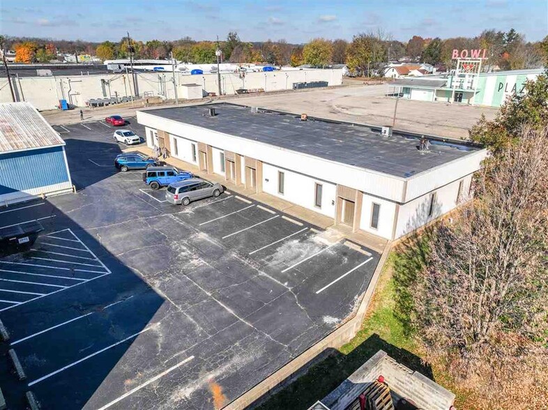 3028 Ohio Ave, Connersville, IN à louer - Photo de l’immeuble – Image 3 sur 5