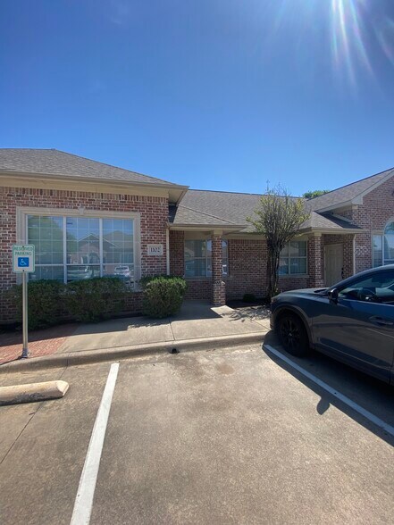 2840 Keller Springs Rd, Carrollton, TX à vendre - Photo principale – Image 1 sur 11