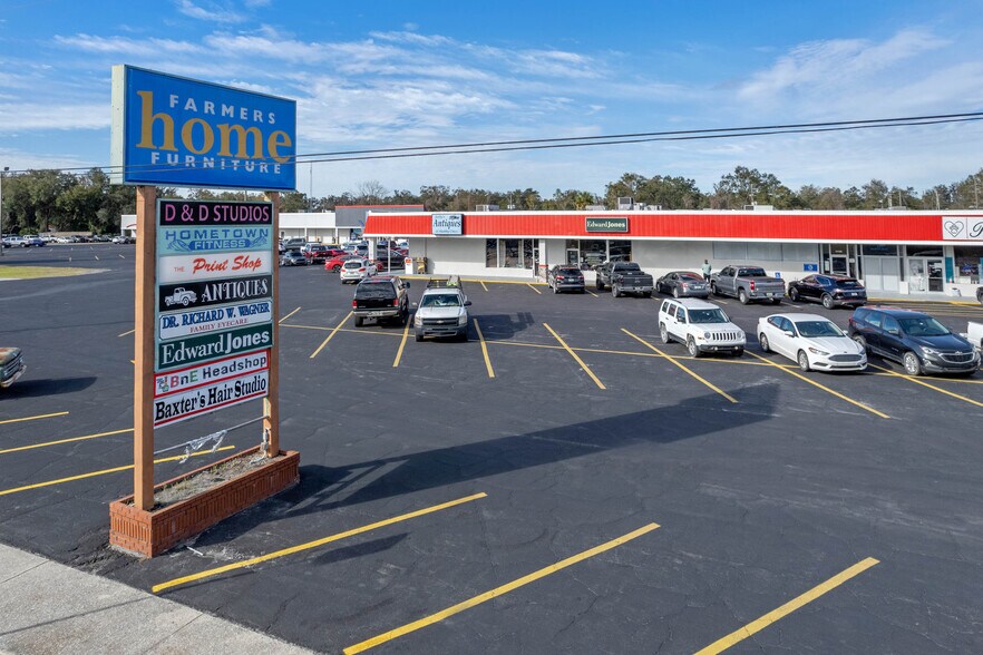 120-206 N Main St, Chiefland, FL à louer - Photo de l’immeuble – Image 1 sur 13