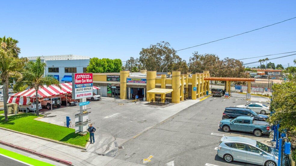 2285 Newport Blvd, Costa Mesa, CA à vendre - Photo de l’immeuble – Image 1 sur 5