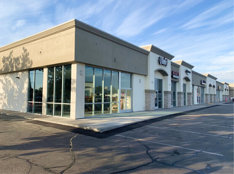 719-783 E Barstow Ave, Fresno, CA à louer - Photo de l’immeuble – Image 2 sur 3