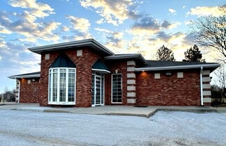 Plus de détails pour 8021 S 84th St, La Vista, NE - Bureau à vendre