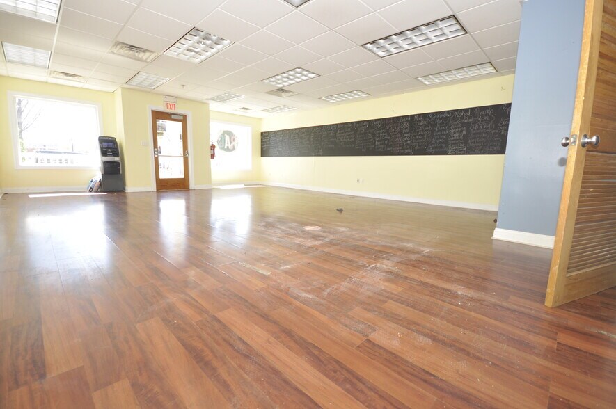 20 Center Ave, Atlantic Highlands, NJ à louer - Photo de l’immeuble – Image 3 sur 5