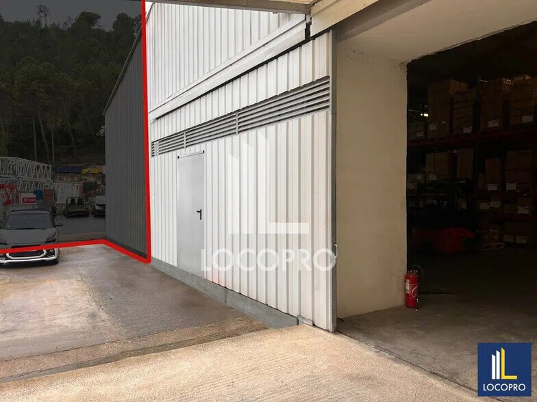 Local d'activités dans Peymeinade à vendre - Photo de l’immeuble – Image 3 sur 6