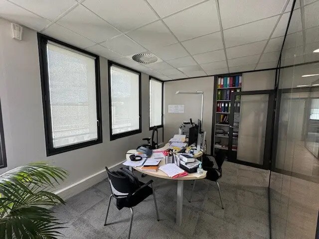 Bureau dans Saint-Étienne à louer - Photo de l’immeuble – Image 2 sur 7