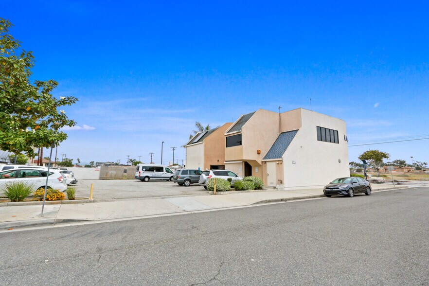 120 W Beverly Blvd, Montebello, CA à vendre - Photo de l’immeuble – Image 2 sur 16