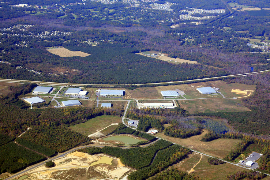 6015 Hardware Dr, Disputanta, VA à louer - Photo de l’immeuble – Image 1 sur 3