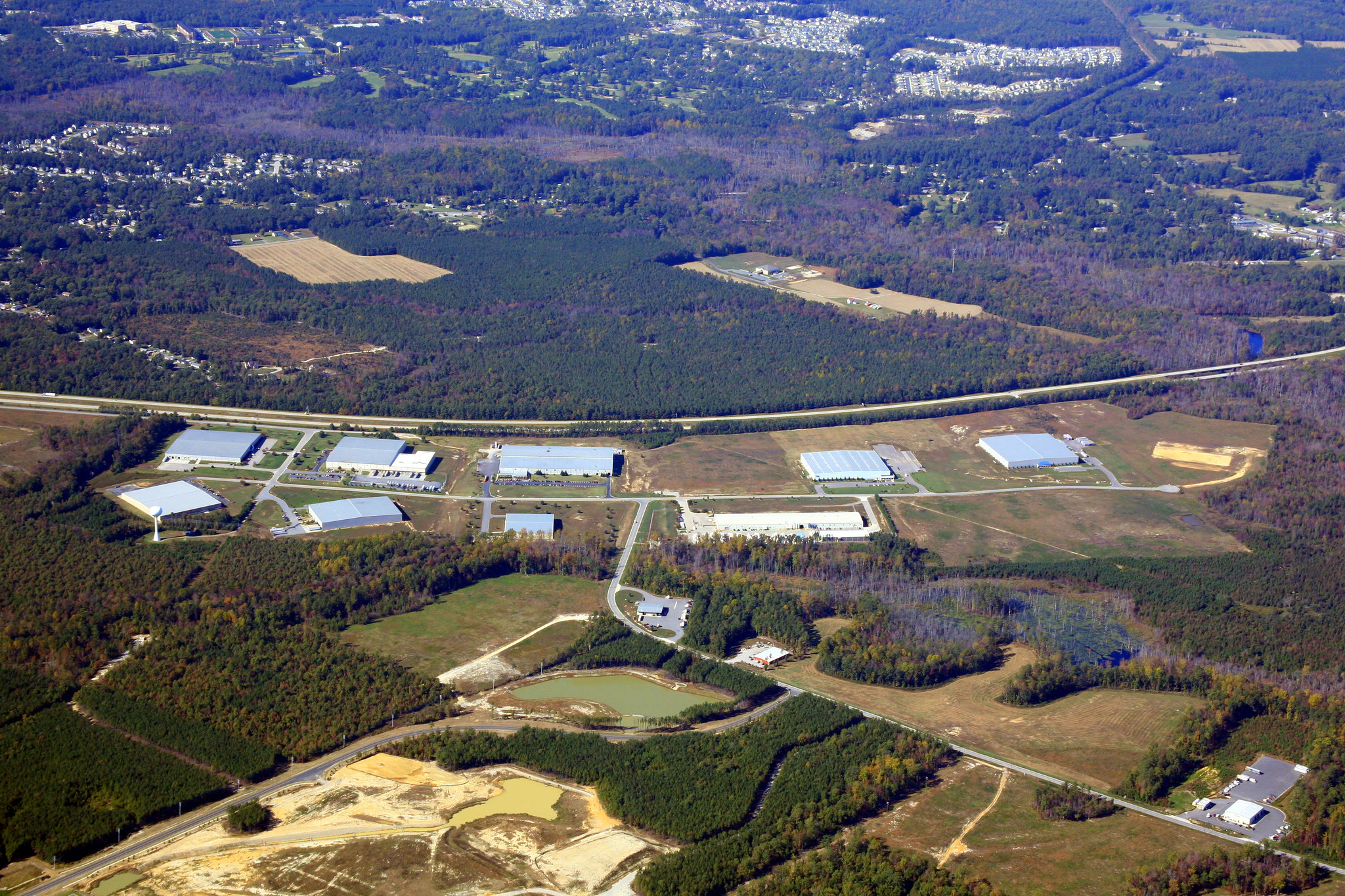 6015 Hardware Dr, Disputanta, VA à louer Photo de l’immeuble– Image 1 sur 4