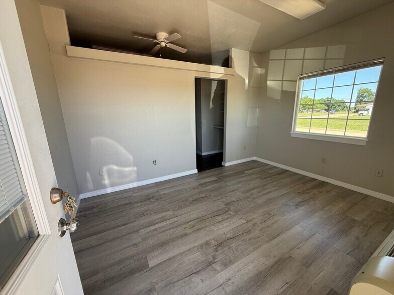 5204 Jacquelyn Ln, Bartlesville, OK à louer - Photo de l’immeuble – Image 3 sur 12