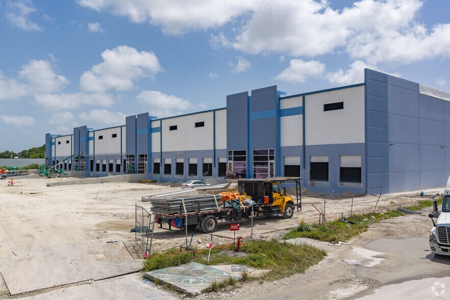 3123 NW 73rd St, Miami, FL à vendre - Photo principale – Image 1 sur 5