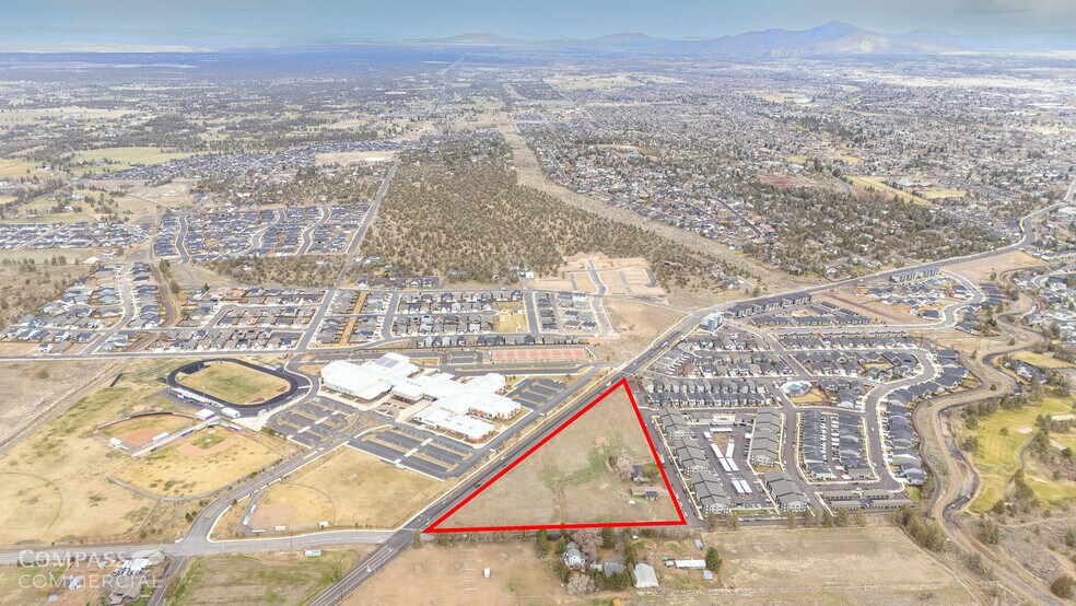 4561 SW 39th St, Redmond, OR à vendre - Photo principale – Image 2 sur 7