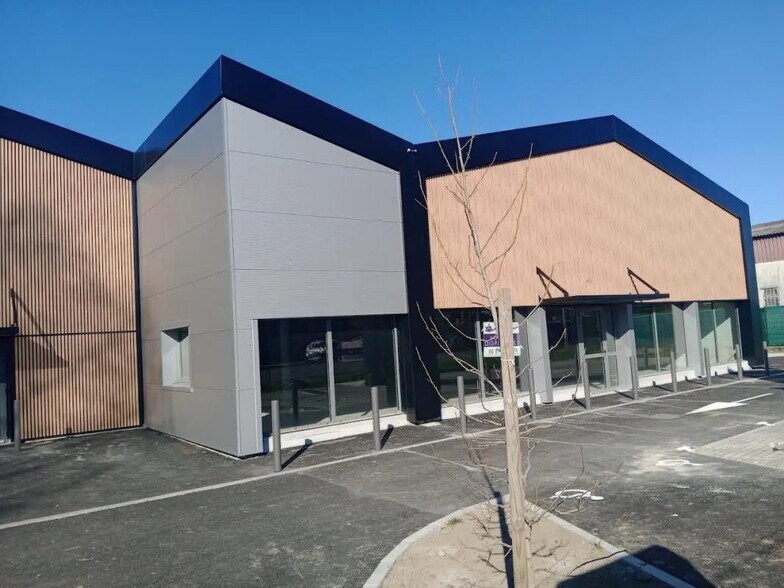 Local commercial dans Pau à louer - Photo de l’immeuble – Image 2 sur 6