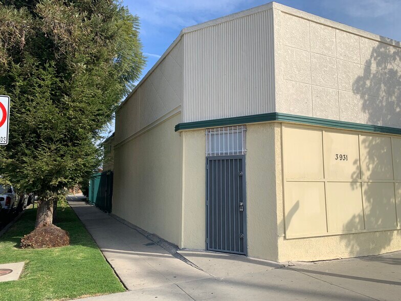 3927-3931 W Jefferson Blvd, Los Angeles, CA à louer - Photo de l’immeuble – Image 2 sur 3