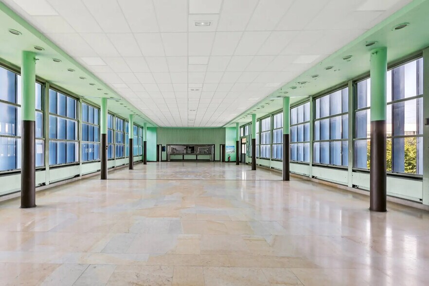 Local d’activités dans Alfortville à louer - Photo de l’immeuble – Image 3 sur 6