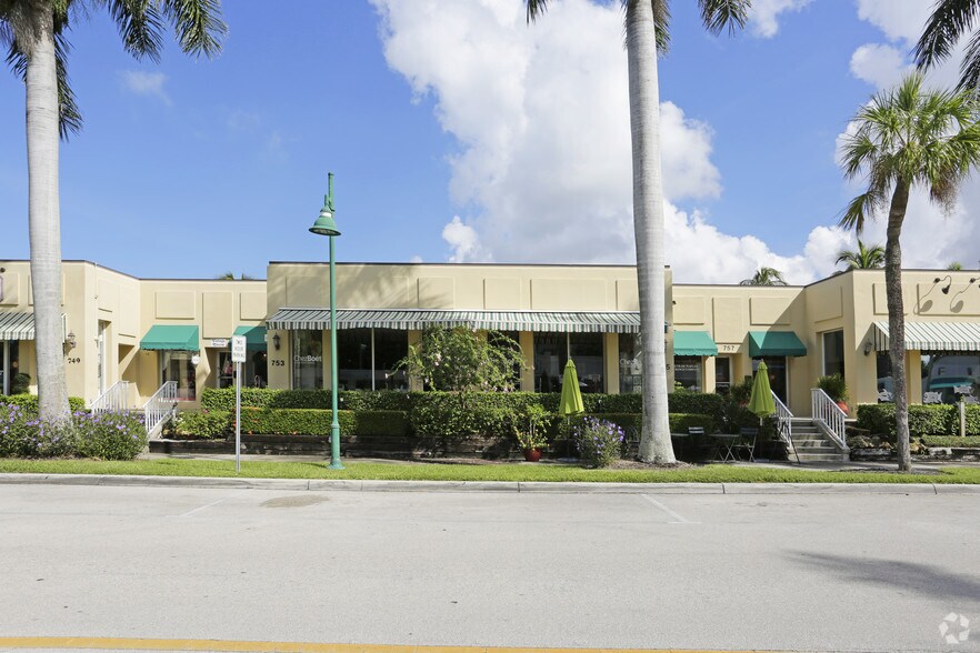 749-761 12th Ave S, Naples, FL à louer - Photo de l’immeuble – Image 3 sur 4