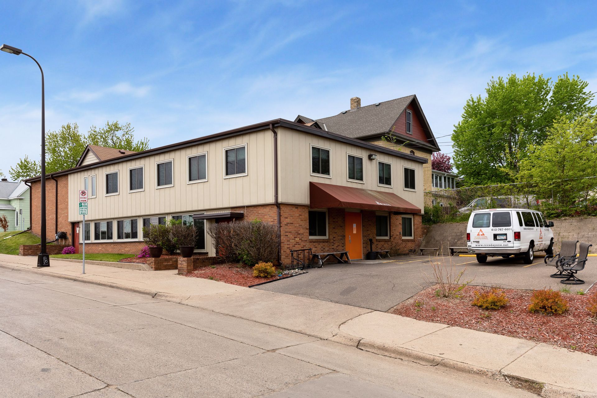 800 N 42nd Ave, Minneapolis, MN à louer Photo principale– Image 1 sur 64