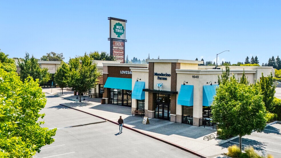 1640 E Monte Vista Ave, Vacaville, CA à vendre - Photo de l’immeuble – Image 2 sur 3