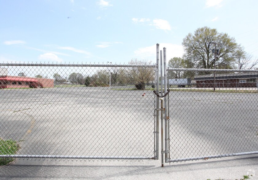 2330 Eastend portefeuille de 2 biens à vendre sur LoopNet.fr - Photo principale – Image 2 sur 2
