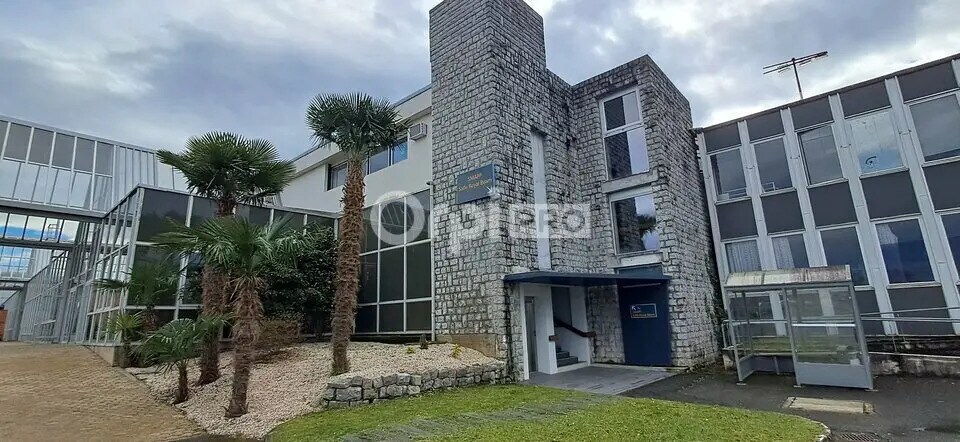 Bureau dans Uzein à louer Photo de l’immeuble– Image 1 sur 6