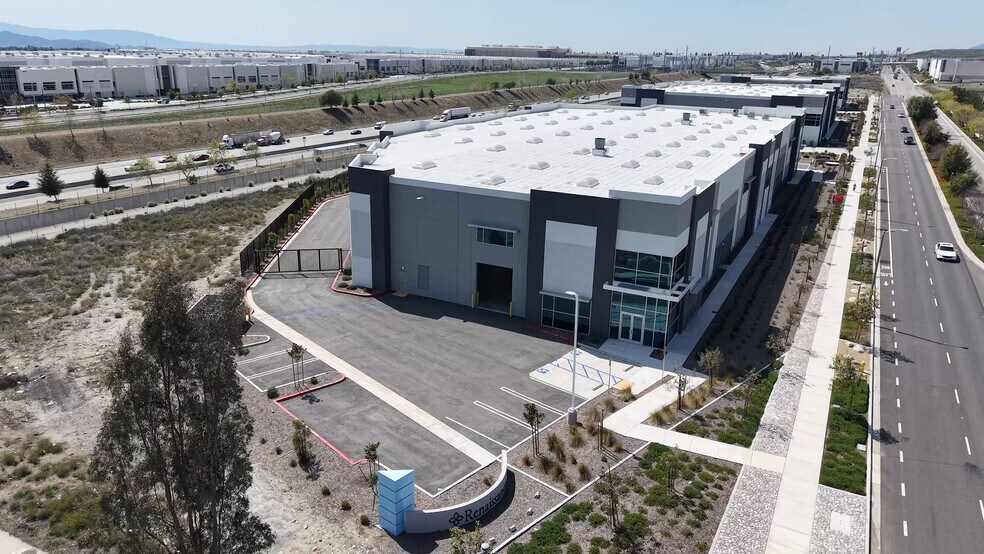 NWC Linden Ave & Casmalia, Rialto, CA à louer - Vidéo sur l’annonce professionnelle – Image 2 sur 7
