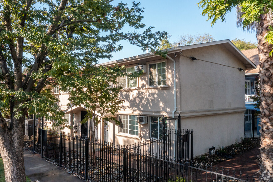 2700 32nd St, Sacramento, CA à vendre - Photo de l’immeuble – Image 3 sur 21