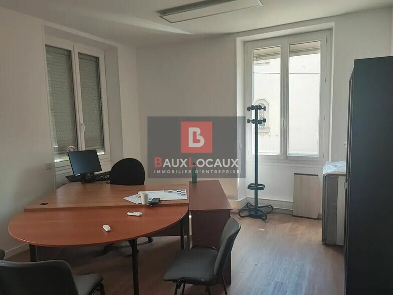 246 Boulevard Ledru Rollin, Salon-de-Provence à louer - Photo de l’immeuble – Image 3 sur 9