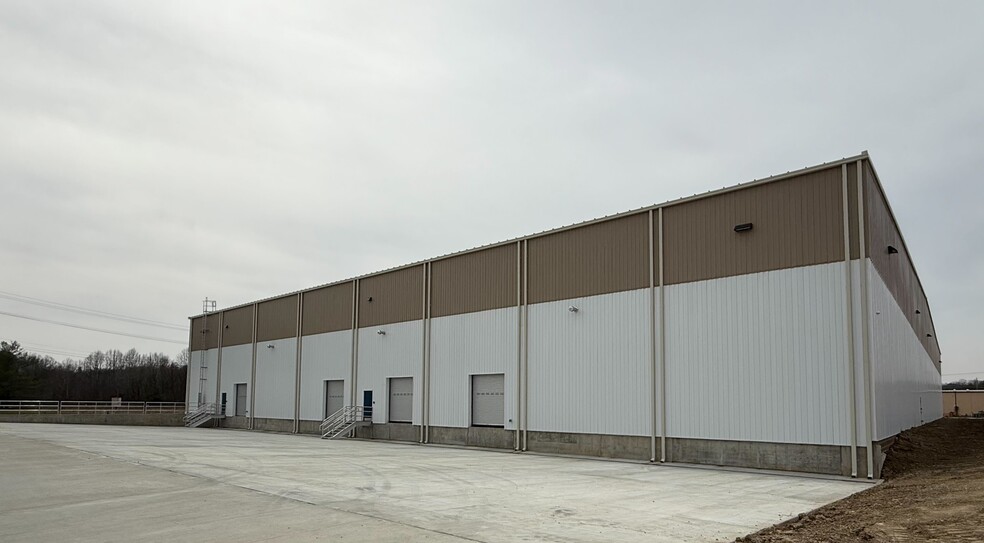 5885 Industrial Dr., Athens, OH à louer - Photo de l’immeuble – Image 3 sur 7