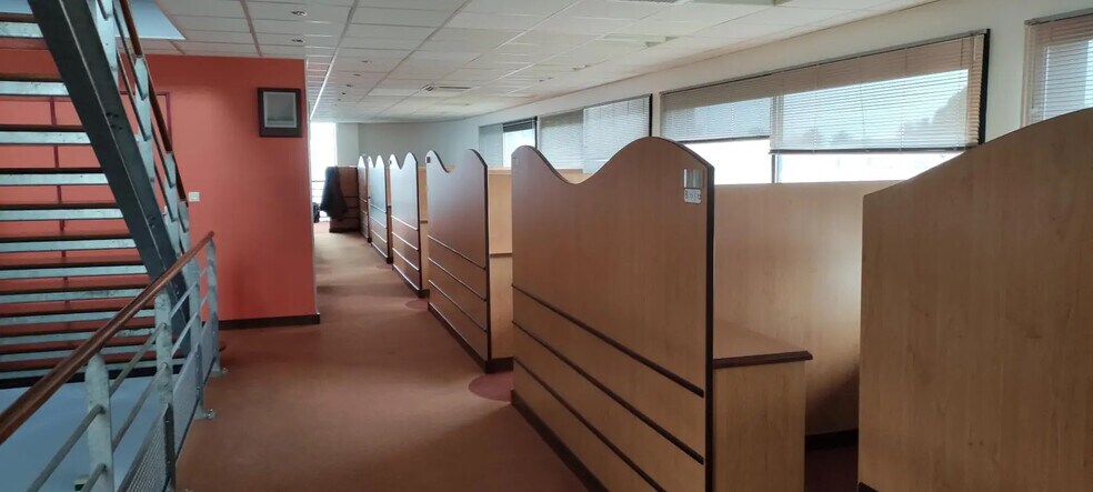 Local commercial dans JAUNAY-CLAN à louer - Photo intérieure – Image 3 sur 7