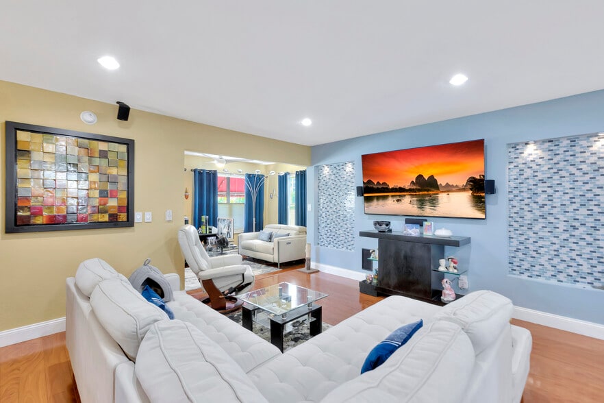 901 N Ocean Blvd, Pompano Beach, FL à vendre - Photo intérieure – Image 3 sur 16