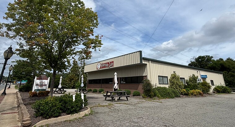 522 N Main St, Farmville, VA à vendre - Photo de l’immeuble – Image 1 sur 5