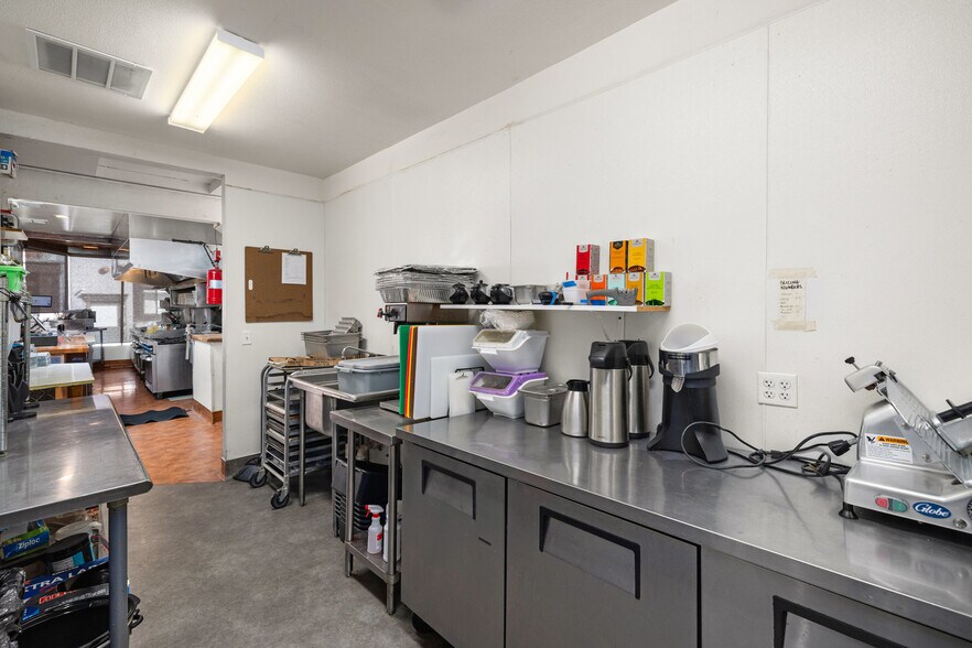 110 S Pine St, Nevada City, CA à louer - Photo de l’immeuble – Image 3 sur 35