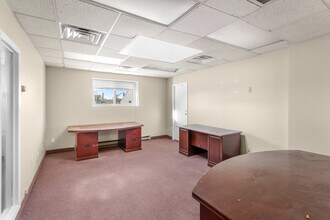 451-457 Sunrise Hwy, Lynbrook, NY à louer Photo intérieure– Image 2 sur 4