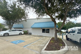 7117 24th Ct E, Sarasota, FL à louer Photo intérieure– Image 2 sur 12