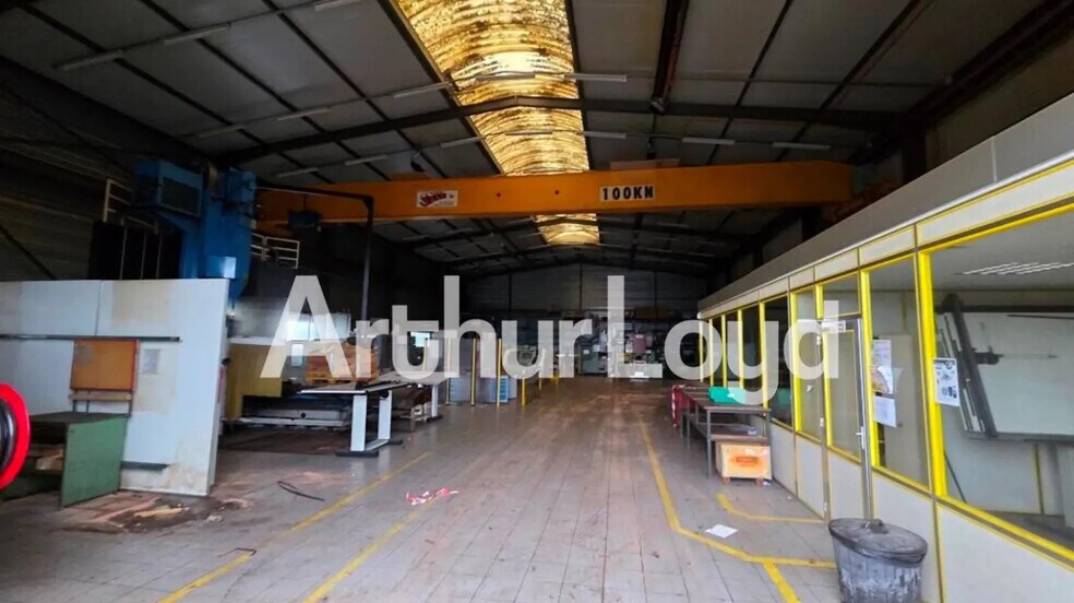 Local d'activités dans Mondeville à vendre - Photo intérieure – Image 2 sur 2