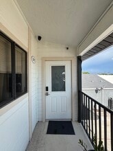909 SE 47th Ter, Cape Coral, FL à louer Photo intérieure– Image 2 sur 11