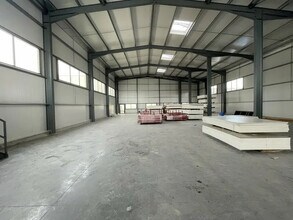 Industriel/Logistique dans Aigrefeuille-sur-Maine à vendre Photo intérieure– Image 1 sur 4