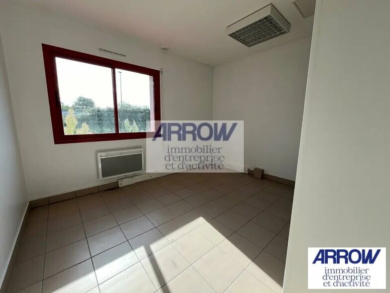 Local d’activités dans Vertou à louer - Photo de l’immeuble – Image 3 sur 5