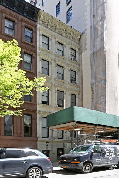 53 E 67th St, New York, NY à vendre - Photo principale – Image 1 sur 67