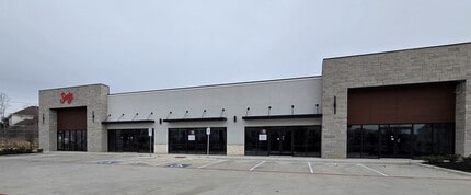 7525 Summer Creek Dr, Fort Worth, TX à louer Photo de l’immeuble– Image 2 sur 8