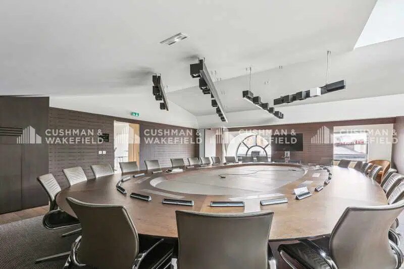 48 Rue La Pérouse, Paris à louer Hall d’entrée– Image 1 sur 2